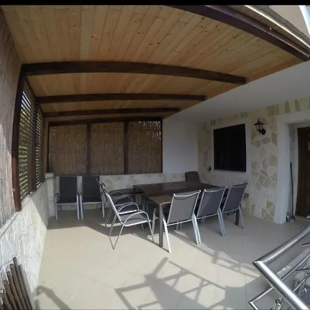 Casa Milesic Τρογκίρ