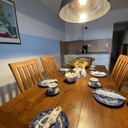 Casa Milesic * Τρογκίρ